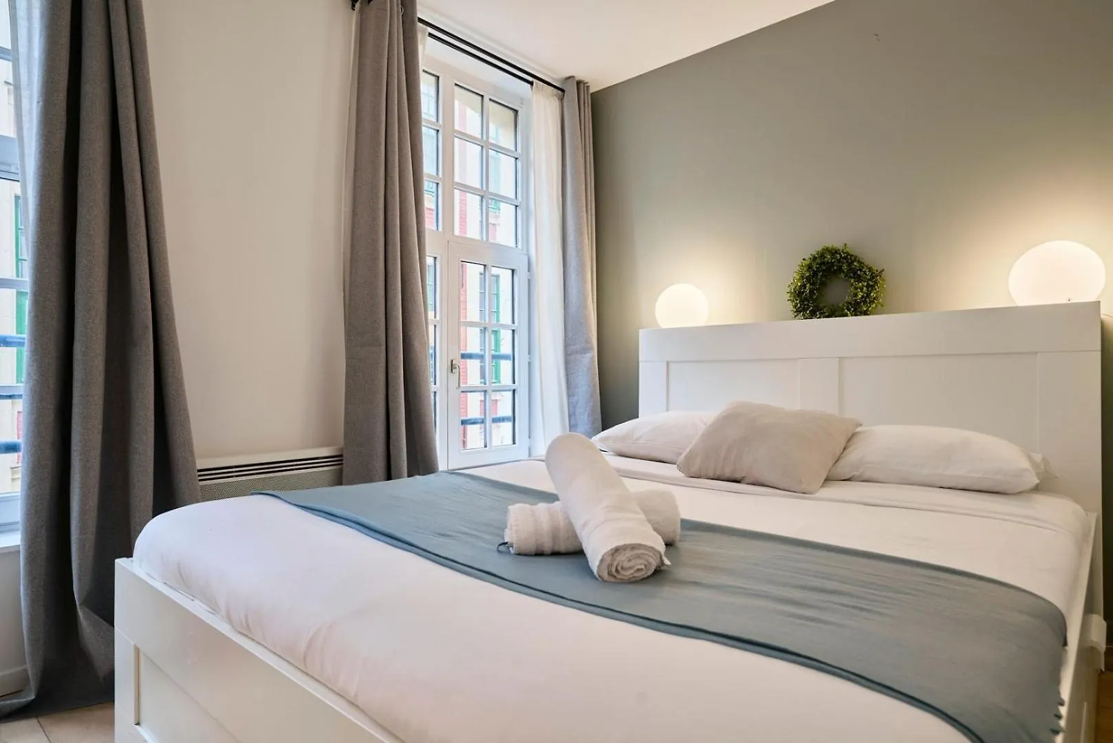 Spacious One Bedroom Apartment Ideally Located Lille