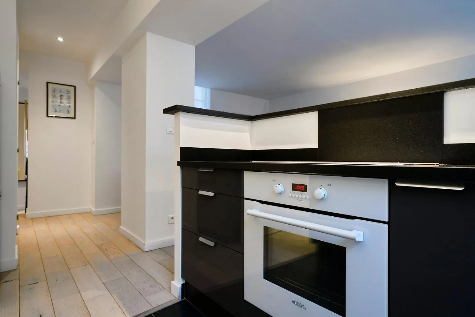 Spacious One Bedroom Apartment Ideally Located Lille France