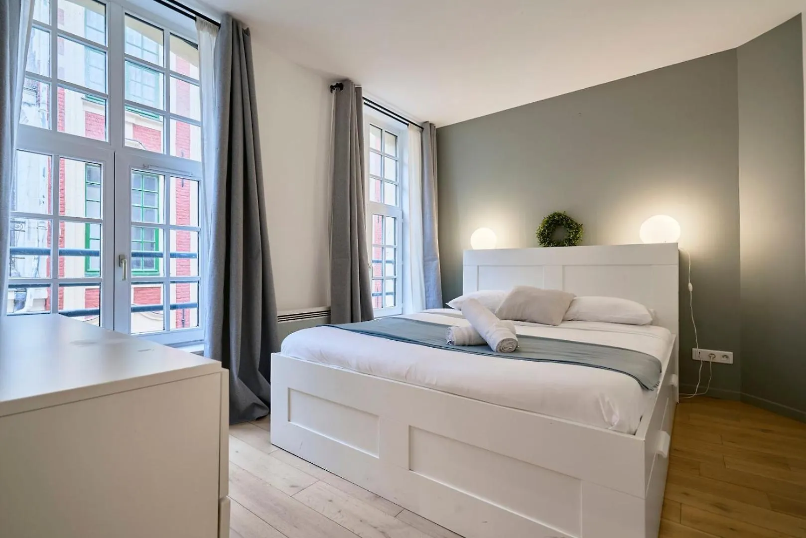 Spacious One Bedroom Apartment Ideally Located Lille